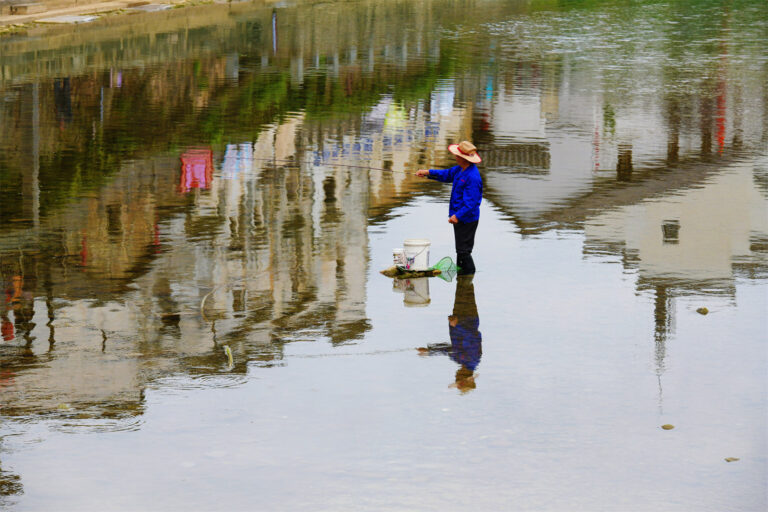 Water Town - Fishing in Water Town